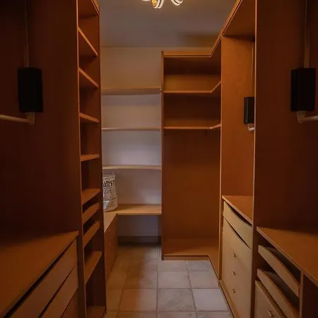 فيلة Riposa Fréjus